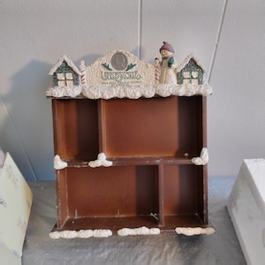 Snowsnickle Littlesnickles Mini Figurine Shadowbox Display Shelf
