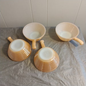 4 ciotole vintage Fire King Peach con manici