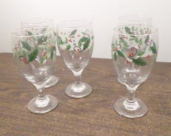 Details about   Christmas Hollyberry Stemmed Wine/Water Goblets Set Of 4 