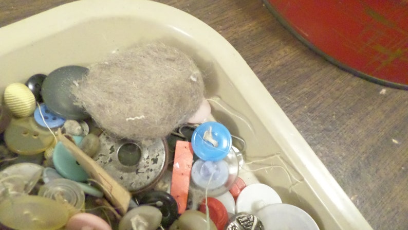 1.13 lbs of Assorted Vintage Buttons