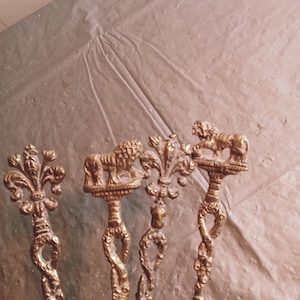 Set 4 Decorative Italy Spoons, Lion Fleur de Lis Spoons, Read Description