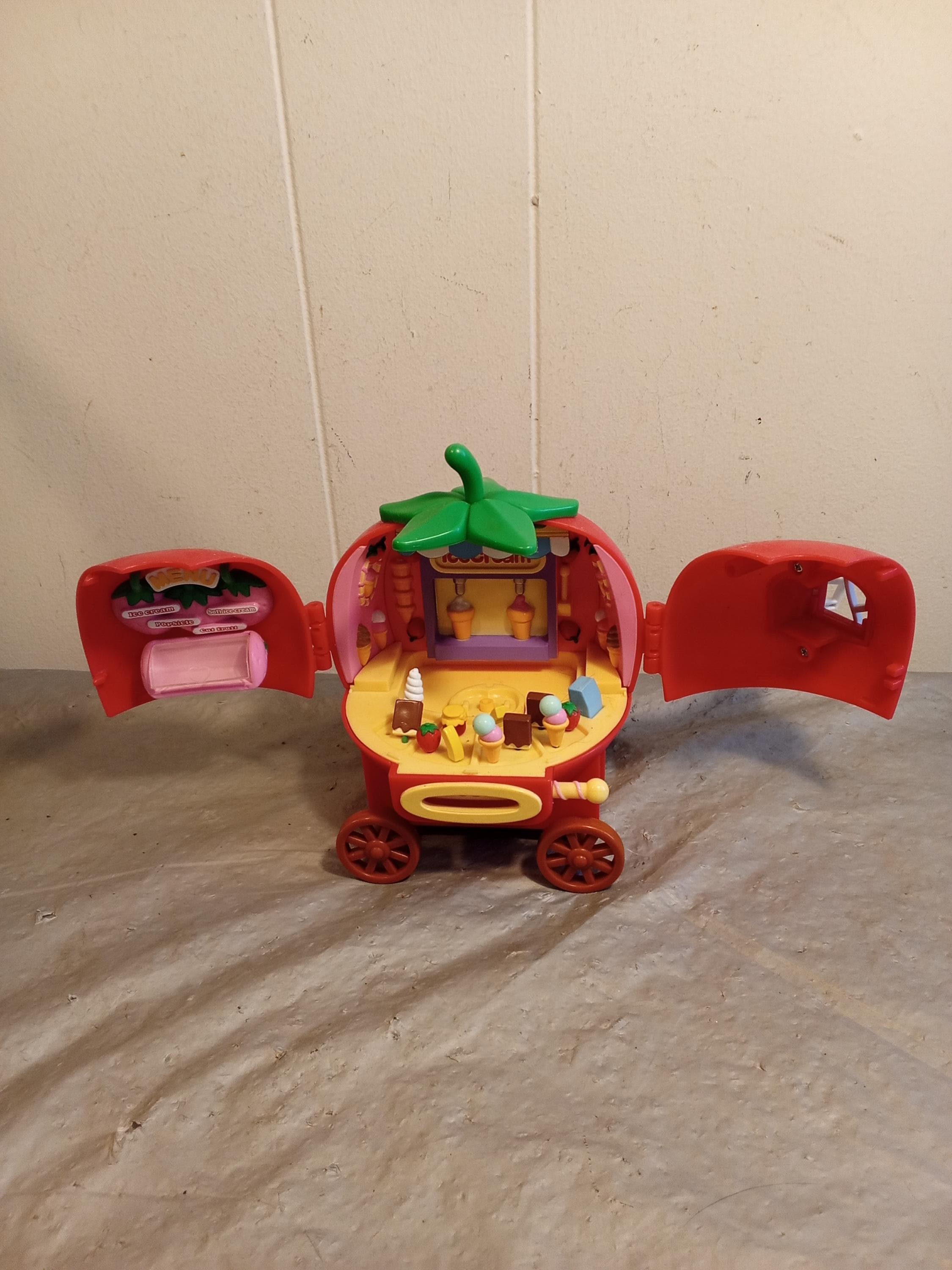2001 Hello Kitty Strawberry Ice Cream Wagon Mini Play Set, Read