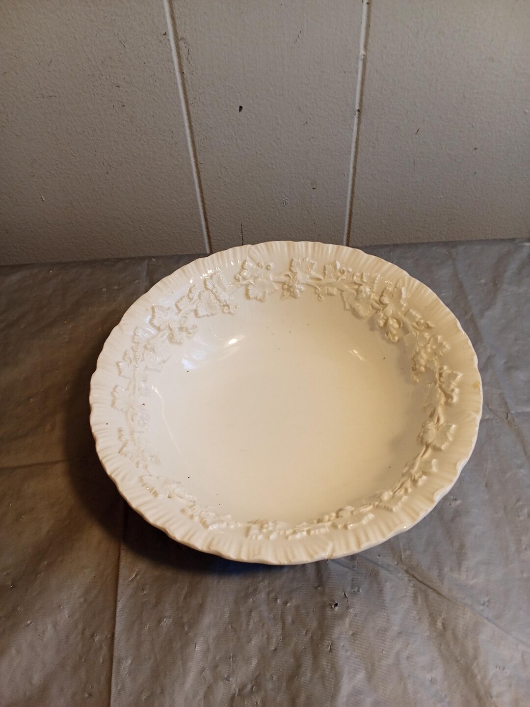 Queensware Cookware Wedgwood Queen's Ware Embossed Bowl, Grape Leaf Bowl - Etsy