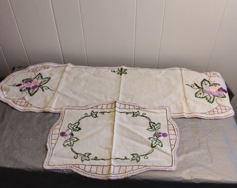 2pc Vintage Hand Embroidered Table Runner Doilies Set