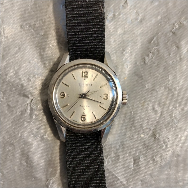 Vintage Seiko Ladies Watch 960444 image 3