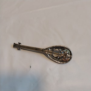 Vintage Guitar Madalin Pin Brooch