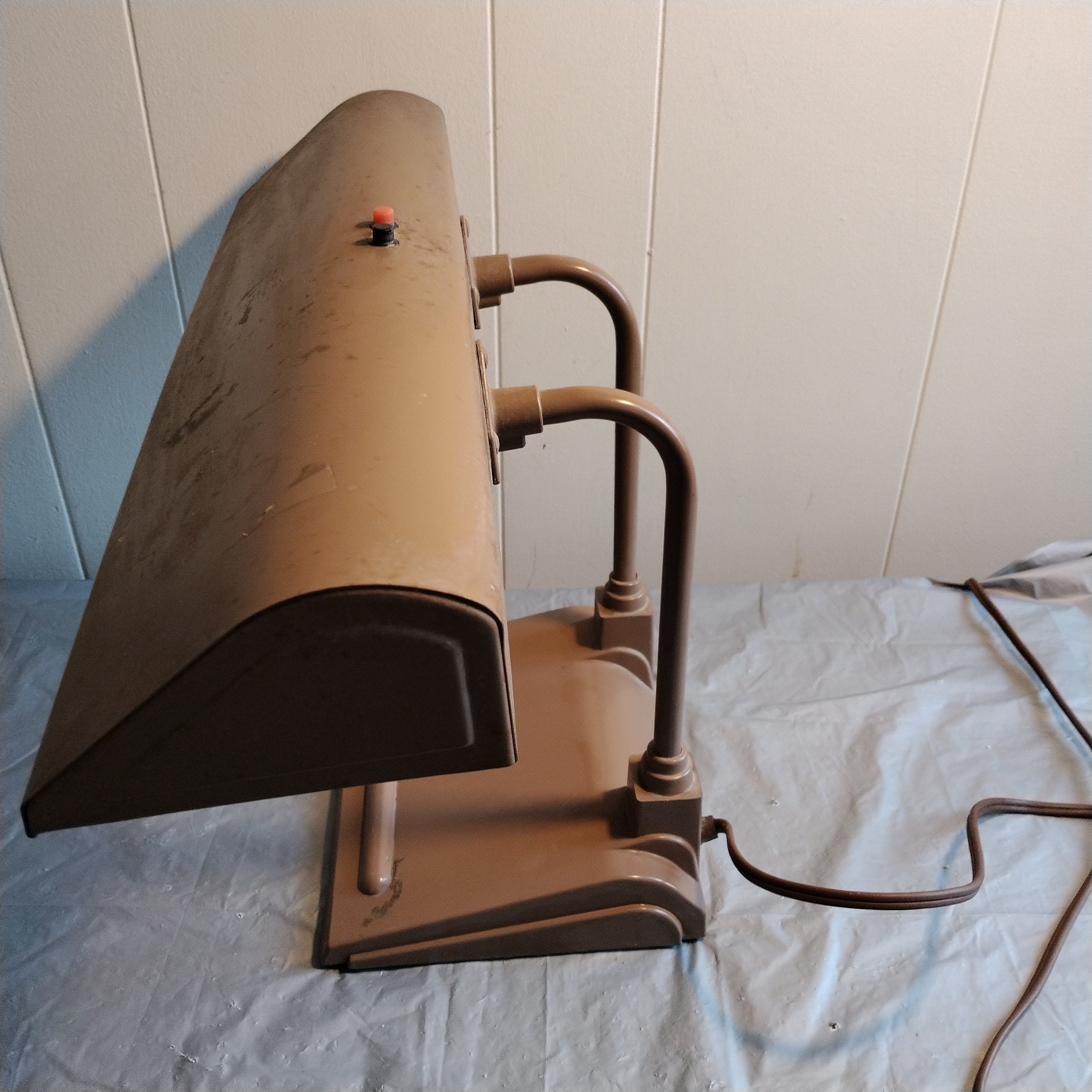 Vintage Art Specialty Company Metal Desk Lamp, Student Lamp