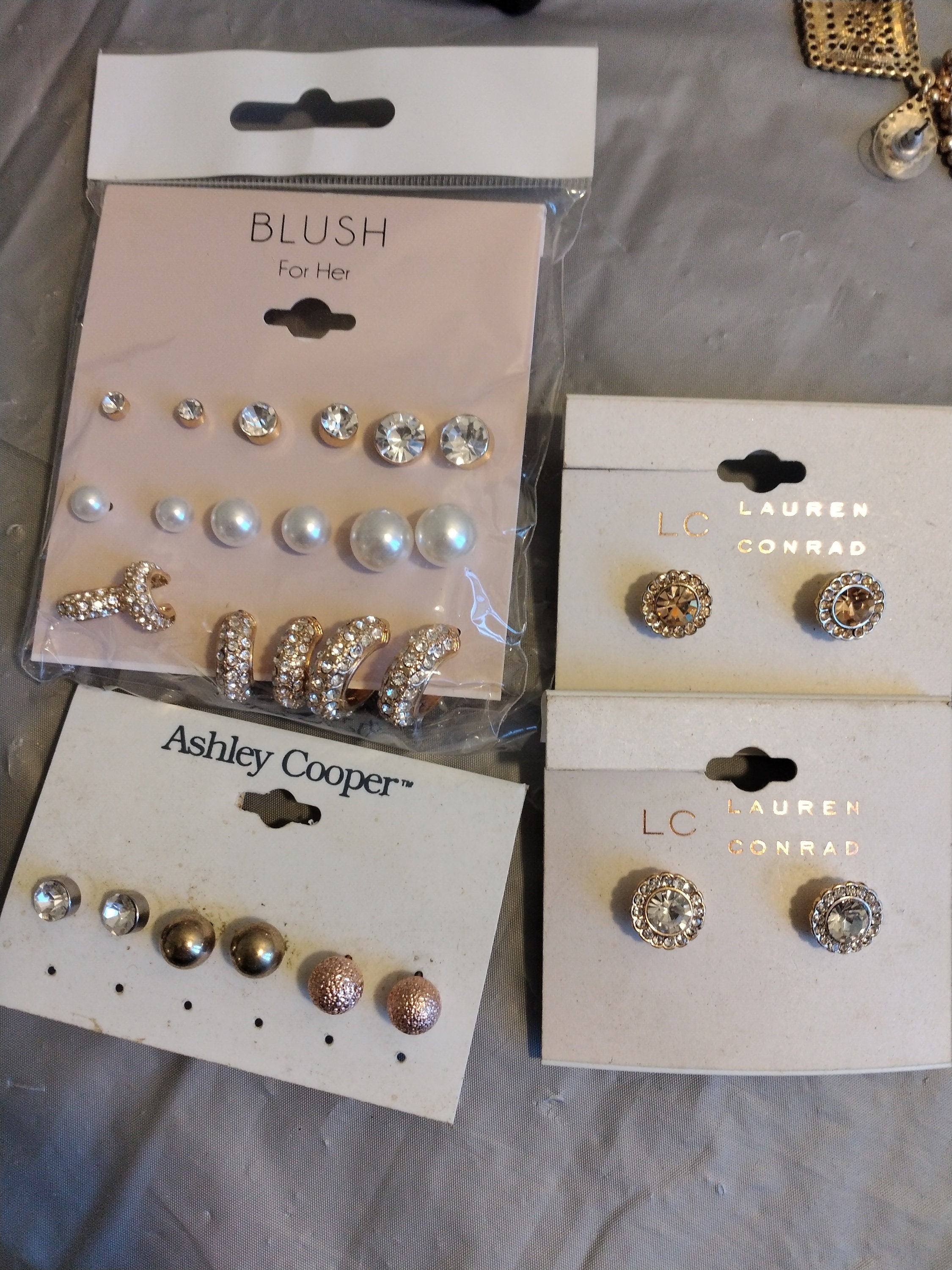 Lauren conrad 2024 earring set