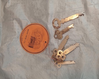 Lot 5 Vintage keys, Corbin Cabinet Key, Miller Lock Co Key