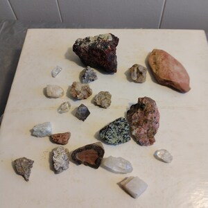 Lot of Crystals and Stones, Quarts Pink Red Crystals