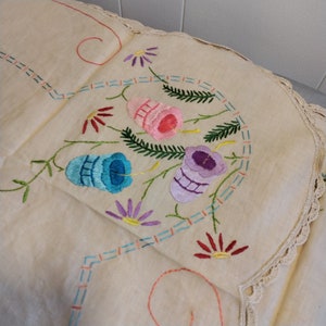 6pc Vintage Hand Embroidered Floral Tablecloth Placemat Doily Set
