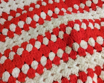 70x56&quot; Vintage Crochet Throw, Red White Crochet Blanket