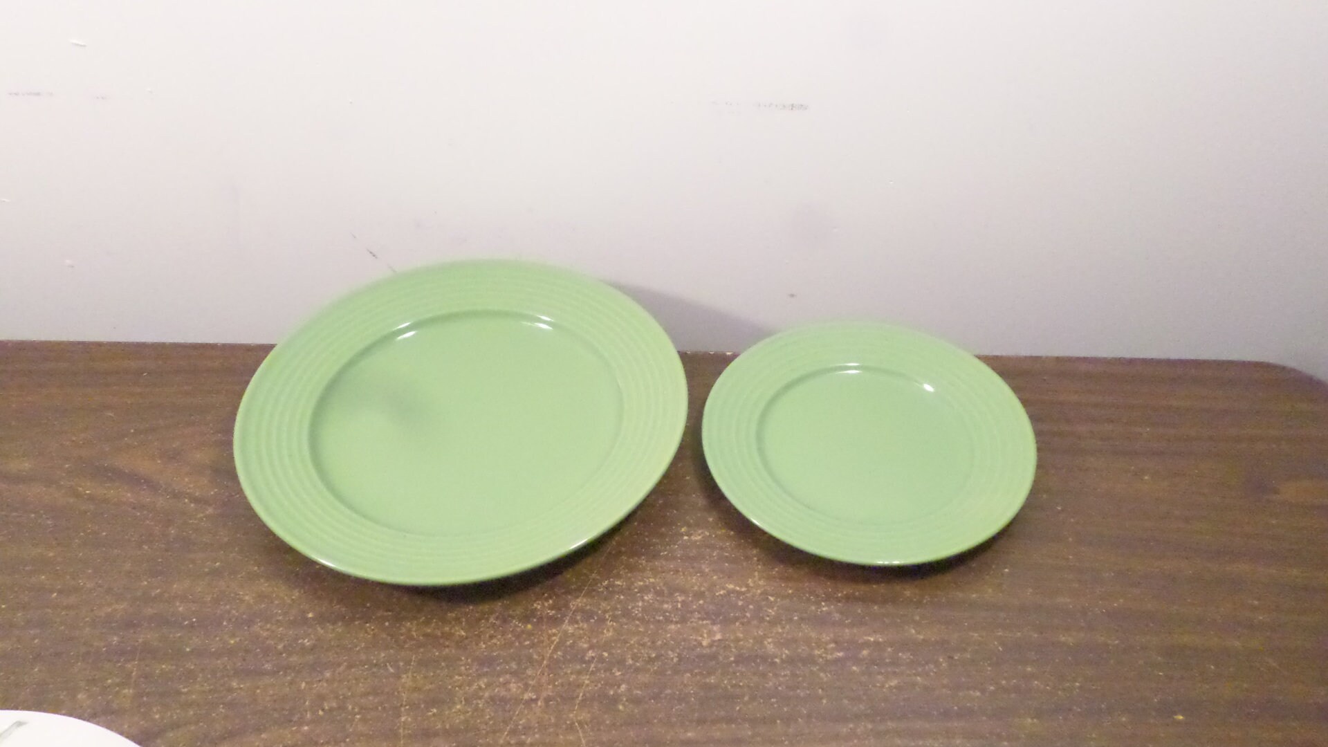 2 Assiettes Vintage Royal Norfolk Green, 10 1/2 Assiette et 7 Latérale