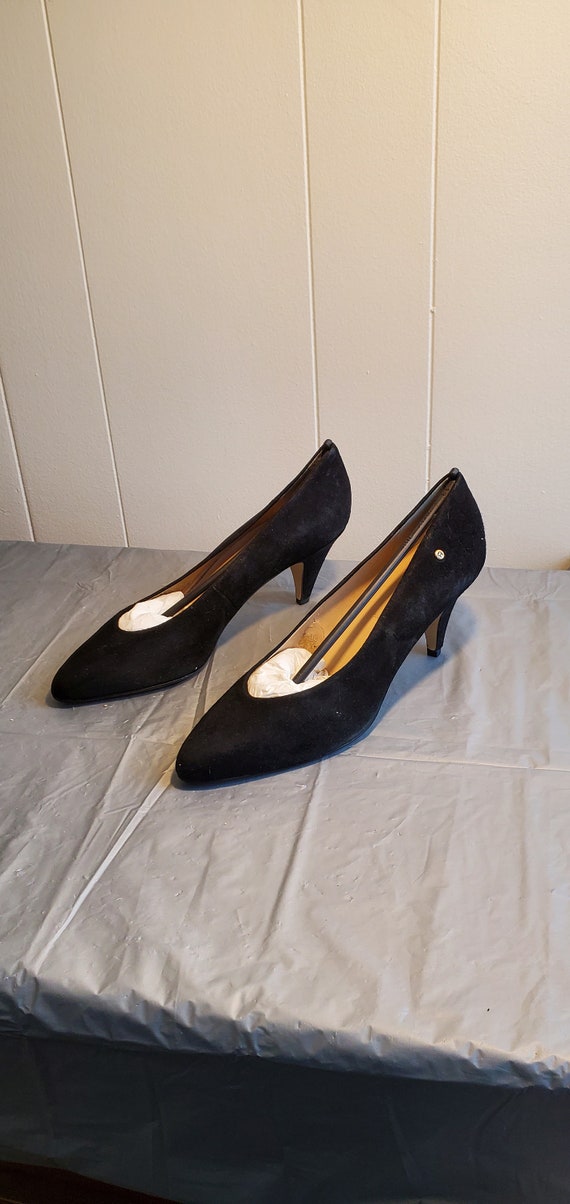 Etienne Aigner Shoes, Black Suede Pumps 9M