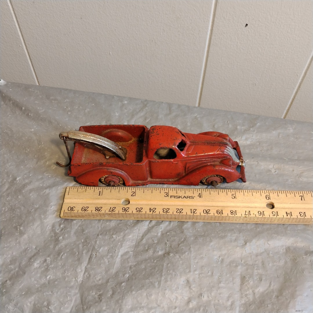 Vintage Cast Iron Tow Truck 2220 Rubber Tires Hubley Etsy