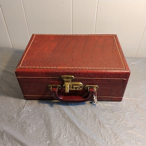 12x8,25x5,25D Vintage Red Hard Reisetasche, Kosmetiktasche, Zug Tasche