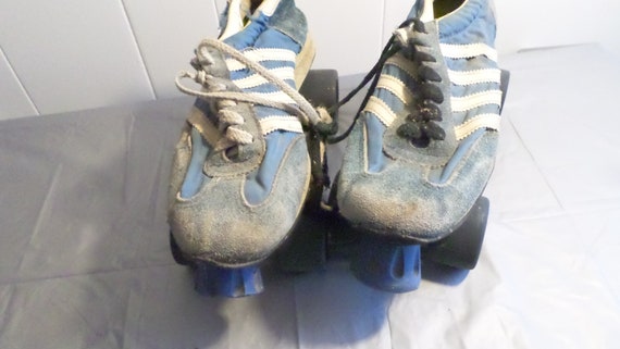 Vintage Sneaker Roller Skates - image 2