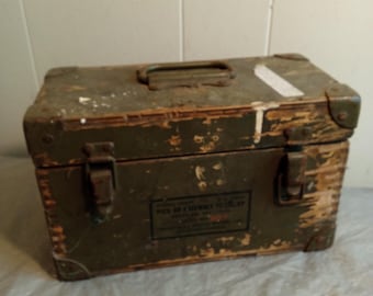 Vintage US Army Signal Corps Wooden Case, Pick up Assembly TS-131