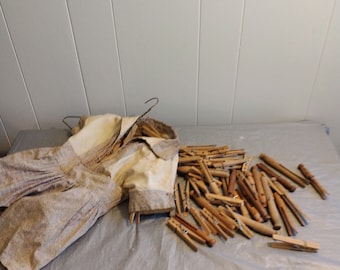 12 Vintage Wooden Clothespins, Laundry Pins, Wood Clothes Pegs 