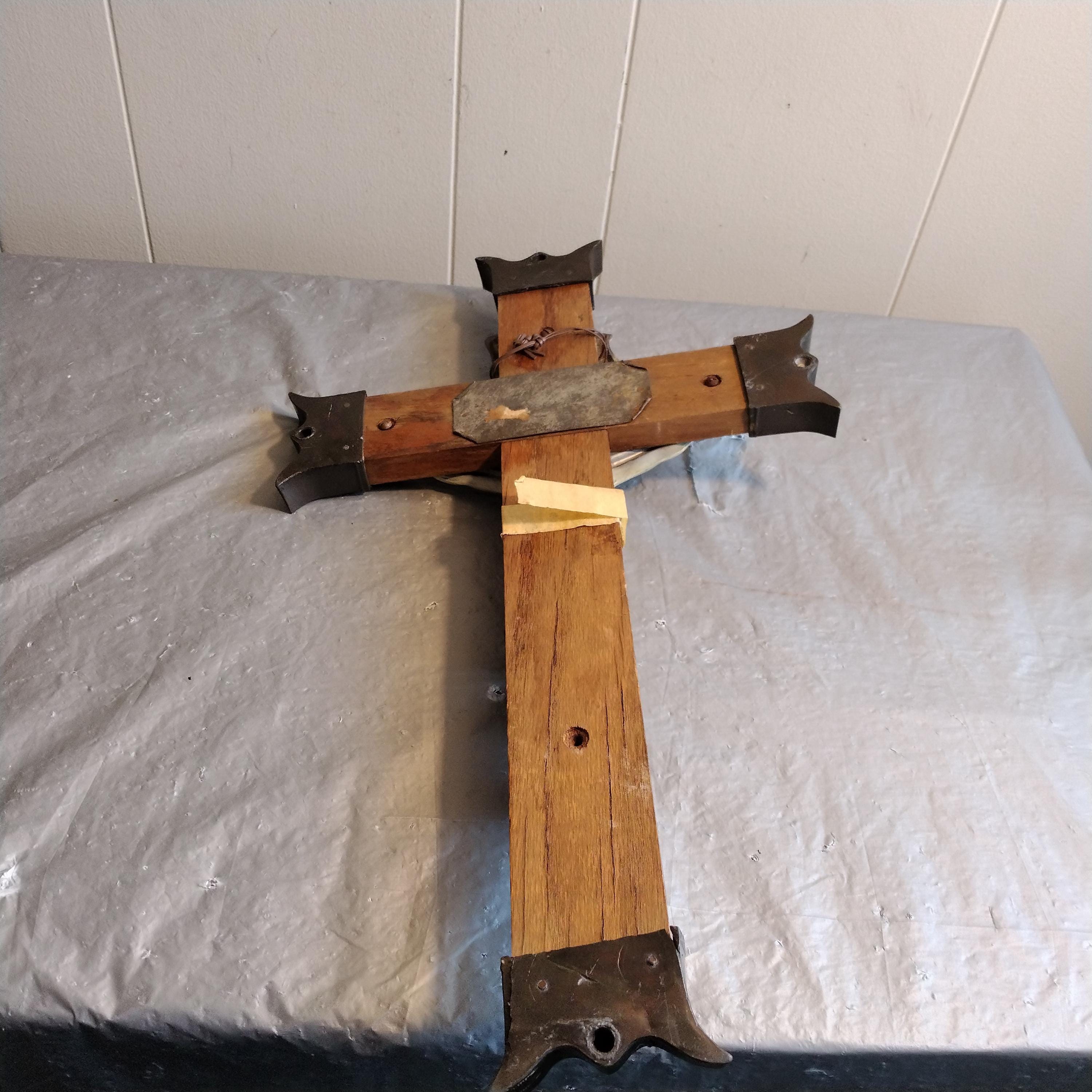 18.5インチ 木製＆金属製十字架、十字架上のイエス、説明を読む - Etsy