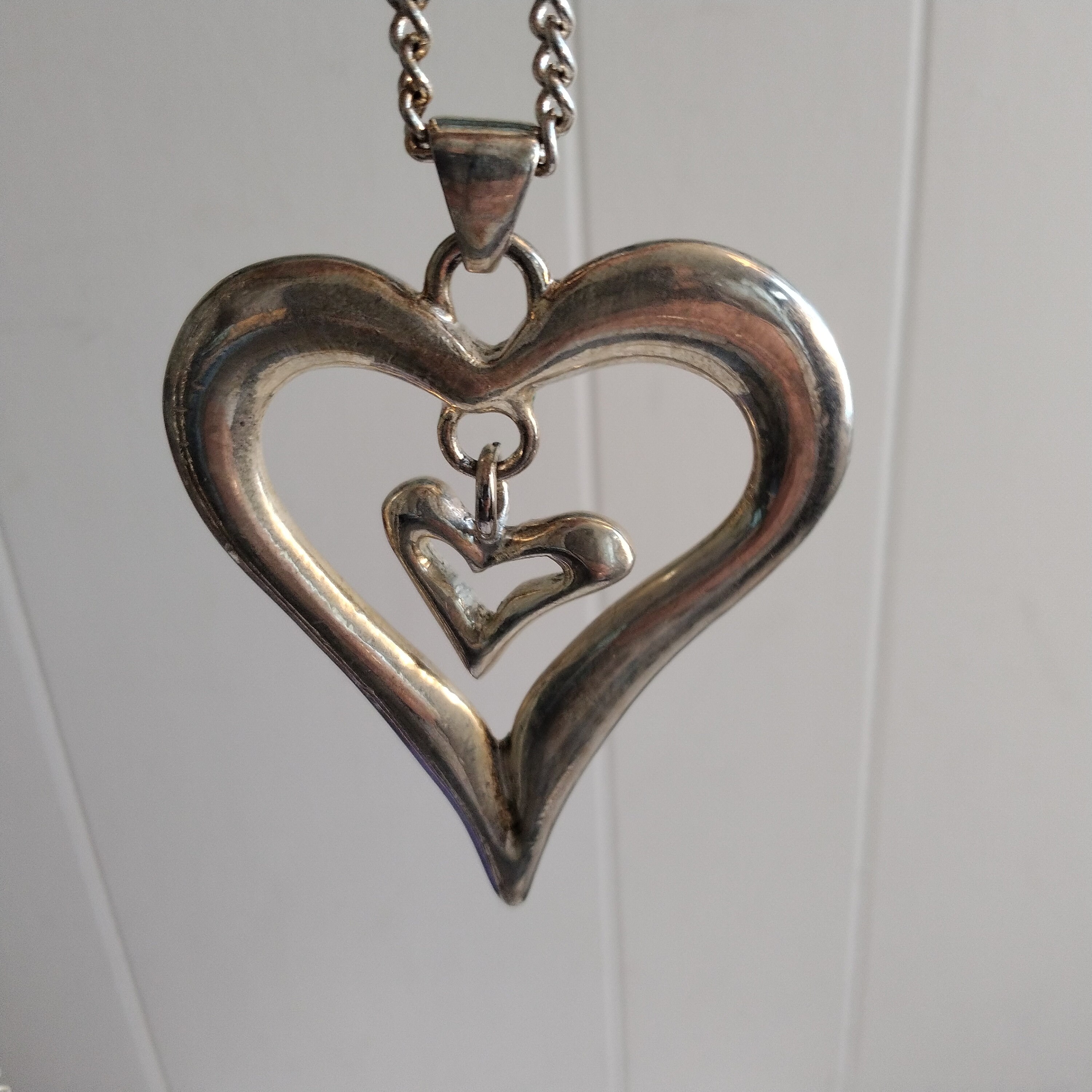 ★VINTAGE HOLLYWOOD★ Petit Two Heart Necklace_VH249ONE003M Vintage Heart Necklace, Double Heart Pewter Necklace - Etsy