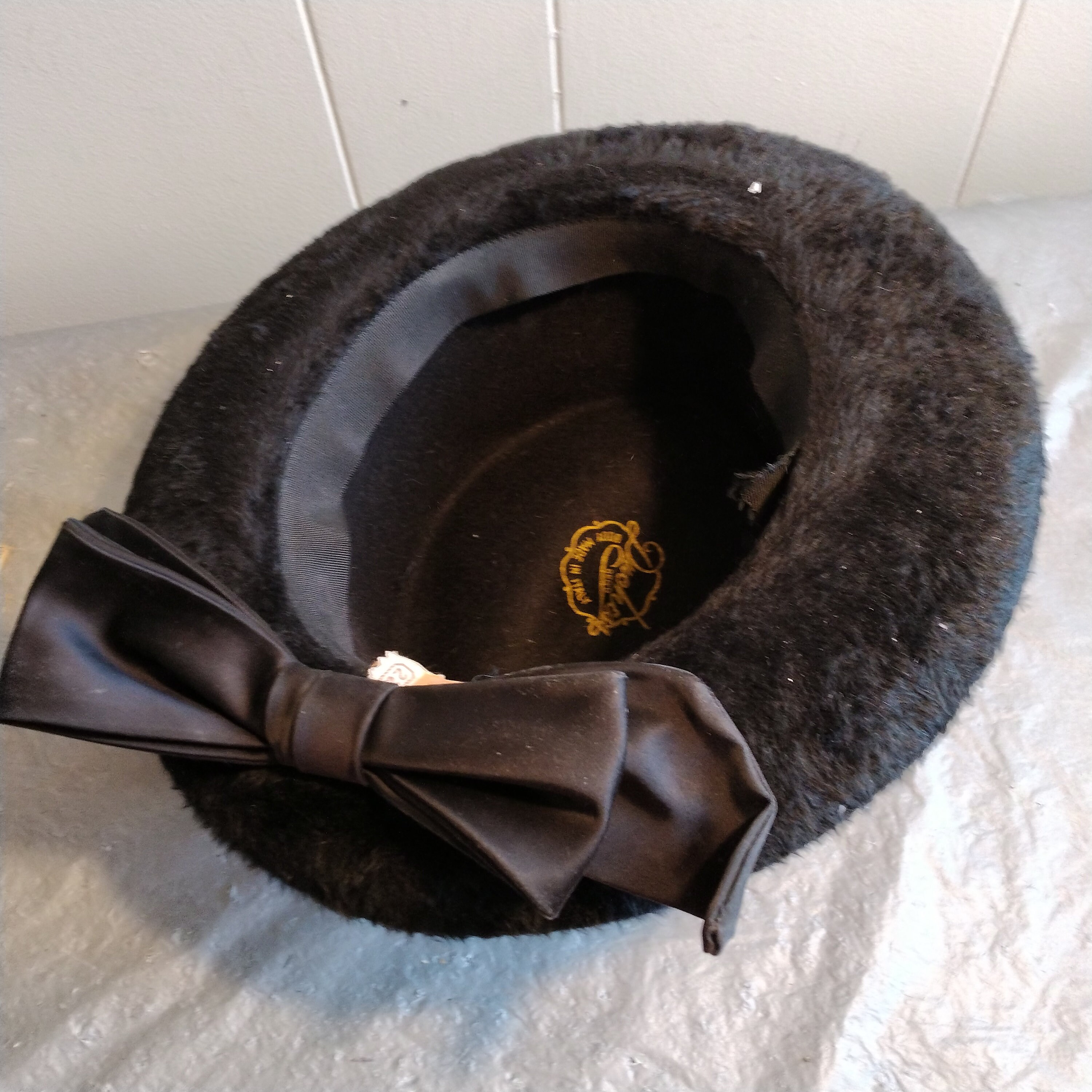 Vintage Women’s Faux Black Fur Duchess Hat With Pull Down Net Vintage Black Faux Fur Duchess Women main image 2