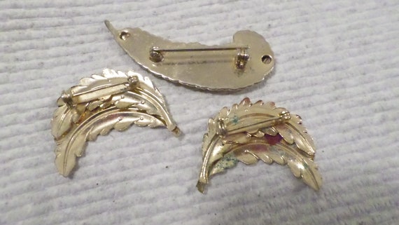 3 Vintage Leaf Feather Pins, Leaf Brooch, Feather… - image 6