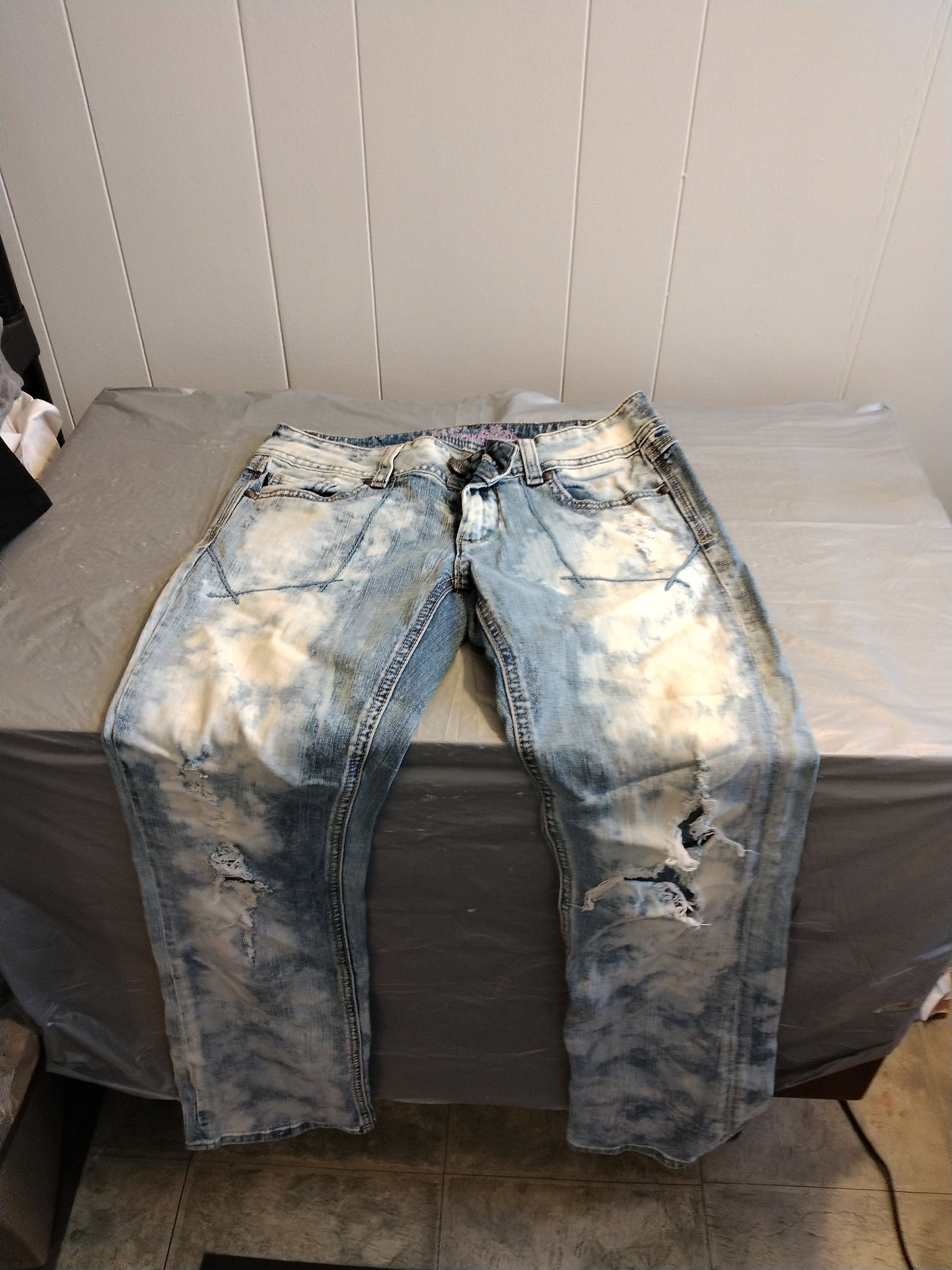 Express Rerock Boot Cut Jeans Distressed Torn Jeans Size 30x34
