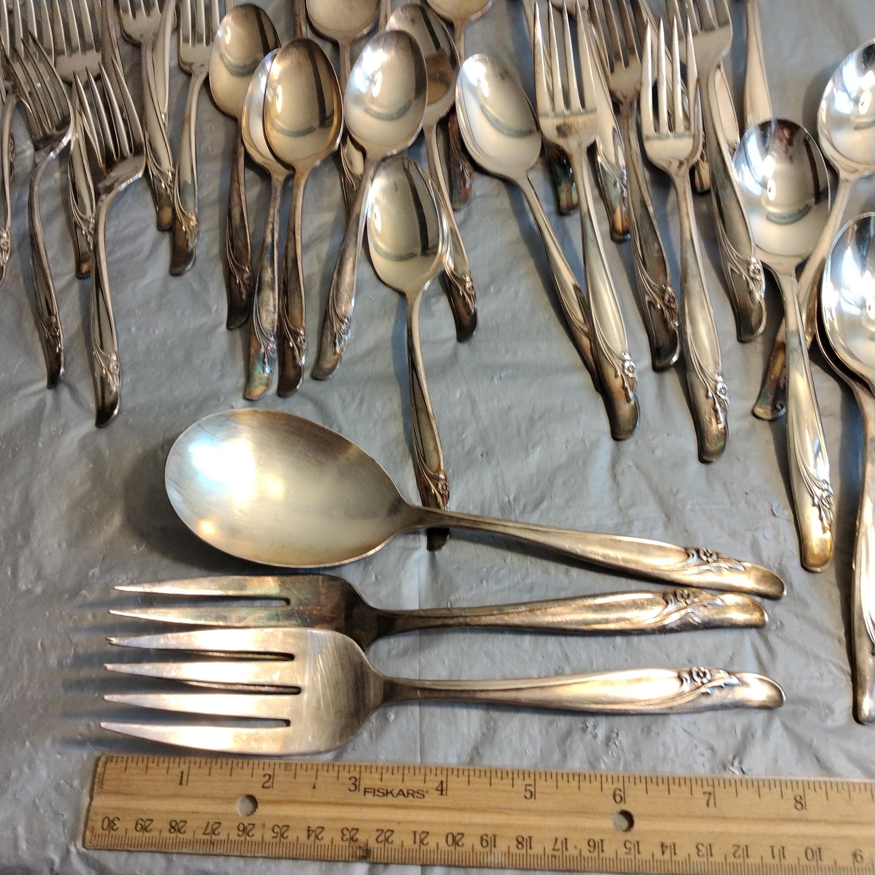 【Rogers & Bros.】 フローラルのディナーセット 6名用24本 46 Pc Rogers & Bros Floral Exquisite Silverware Set, Reinforced