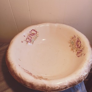 Large Vintage Victorian Chamber Bowl, Wash Basin, Read Description