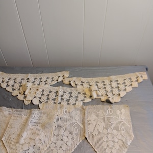 Lot 8 Vintage Doilies, Irregular Shape Crochet Doilies