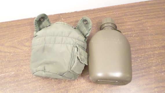 U.S. Military Green Plastic Canteen, H.T.P. US 2002 Military Canteen With  Case -  Canada