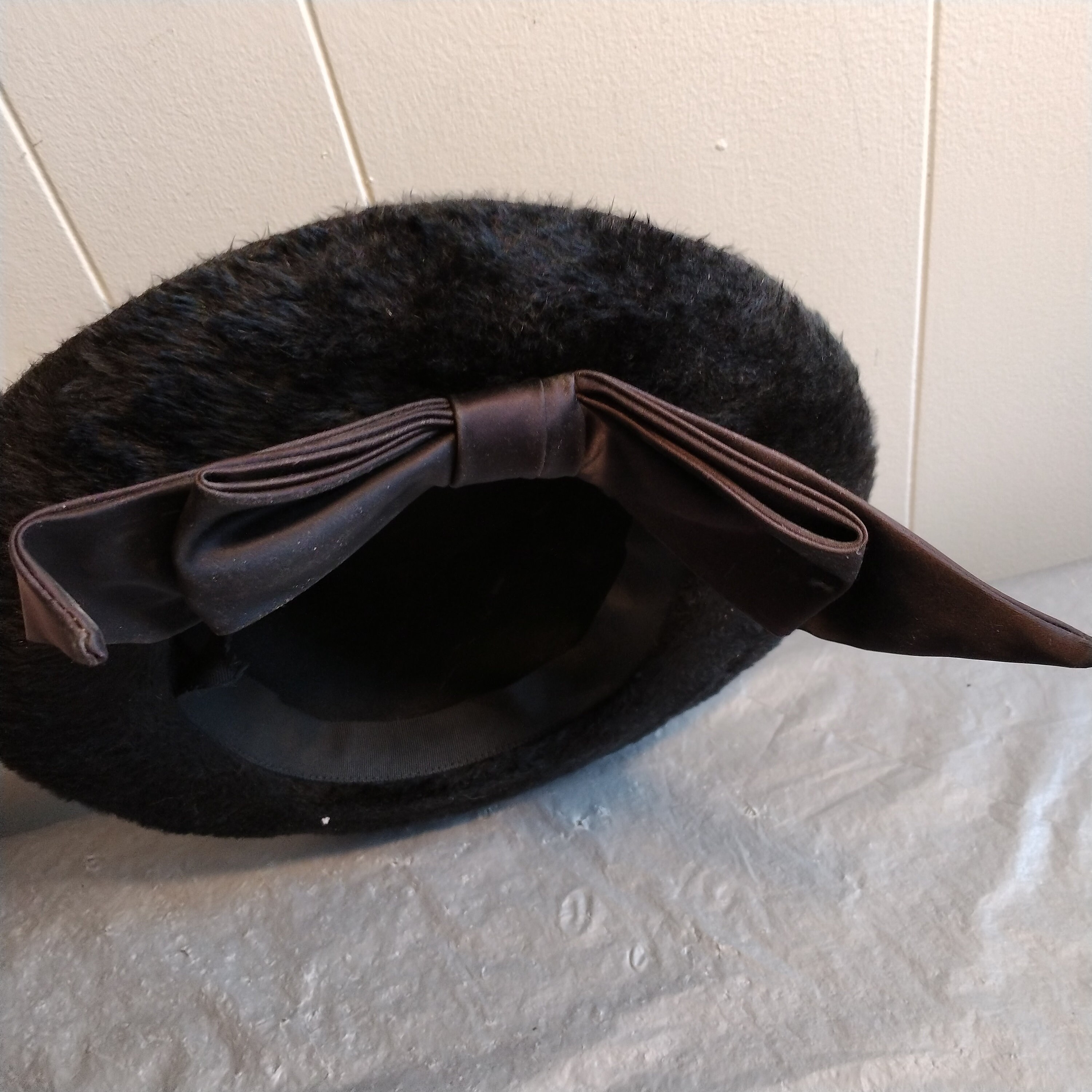 Vintage Women’s Faux Black Fur Duchess Hat With Pull Down Net Vintage Black Faux Fur Duchess Women main image 3