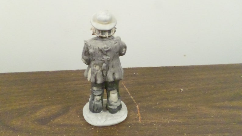 Miniature Collection Vintage Flambro Emmett Kelly Jr Clown Figure Eating Cabbage 10012