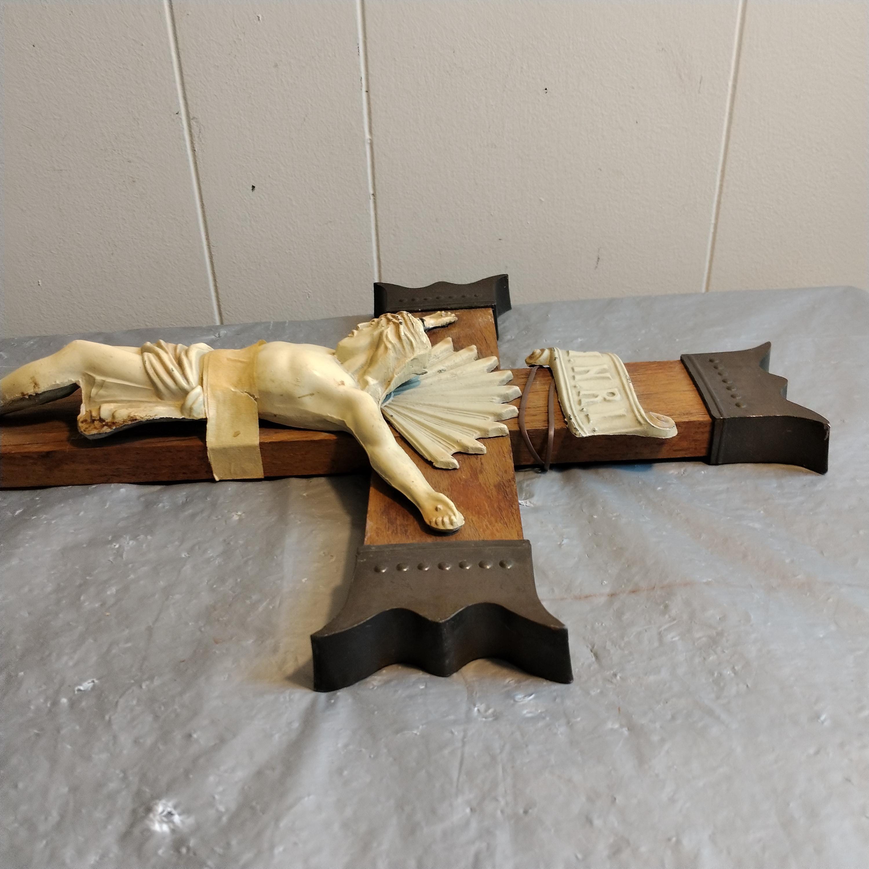 18.5インチ 木製＆金属製十字架、十字架上のイエス、説明を読む - Etsy