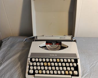 Vintage Smith Corona Skyriter Manual Typewriter with Case, Read Description