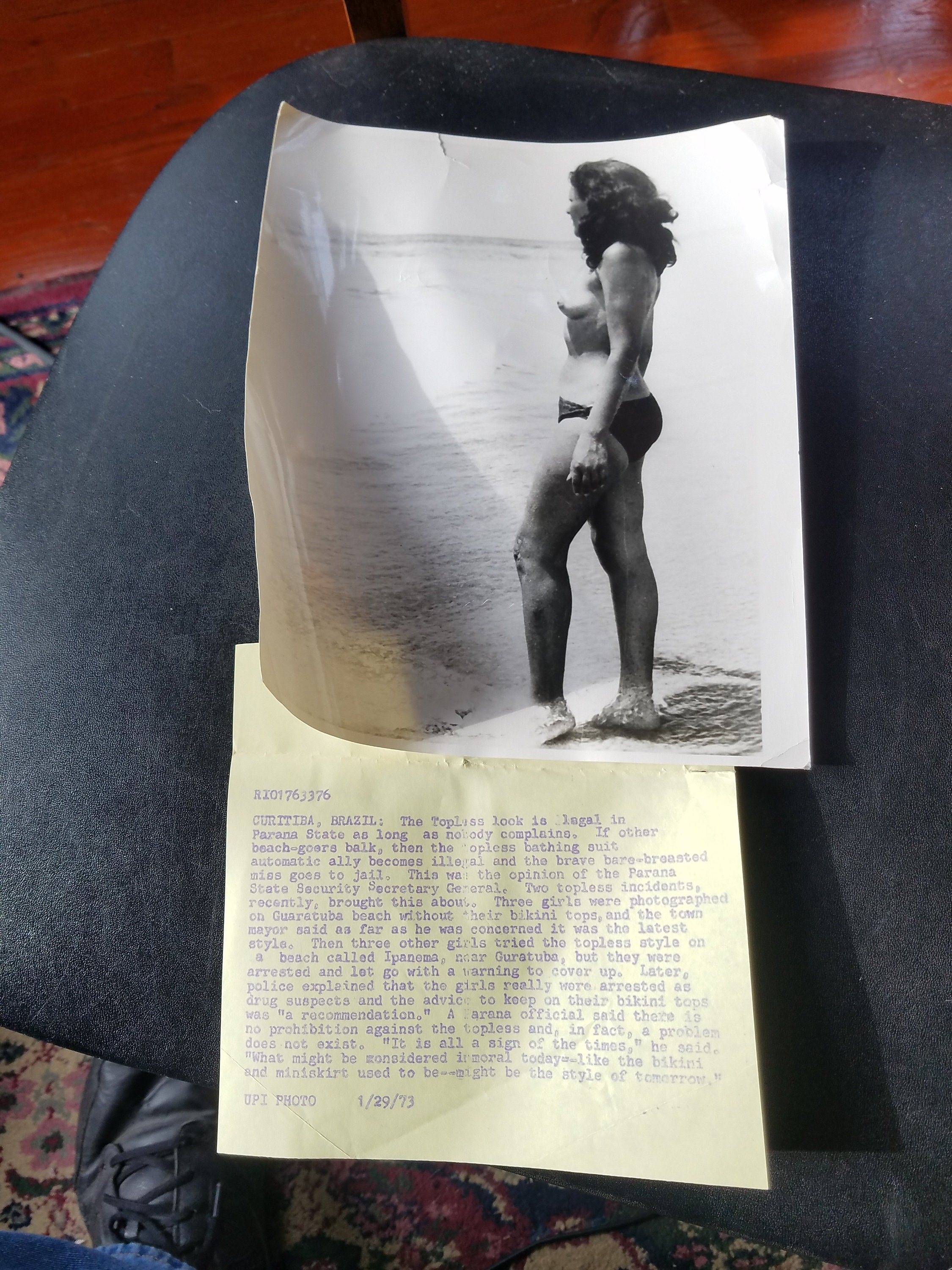 Vintage 1972 Curitiba Brazil Topless Beach Photograph UPI With Notations 8" X 10" B/W
