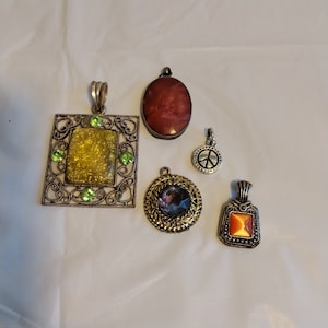 Vintage Necklace Pendant Lot, Lot of Pendants