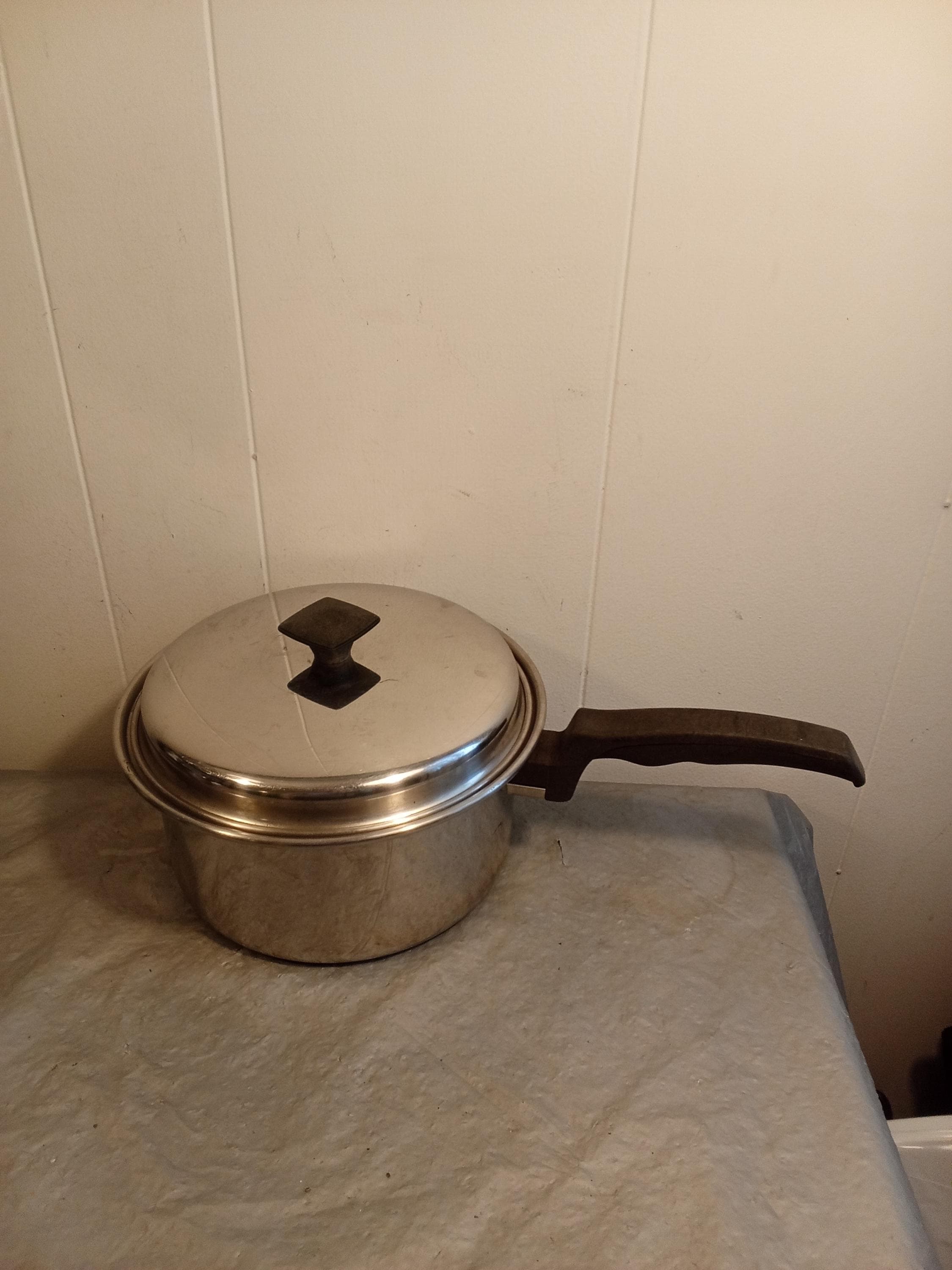 Vintage Flavor Seal Cory Stainless Pot With Lid 8 7/8
