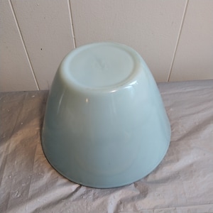 Miska Vintage Fire King Oven Ware Blue Delphite