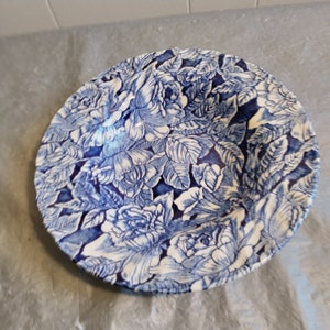 Vintage Churchill Fine English Tableware 8 5/8" Blue & White Bowl, Leaf Floral Motif