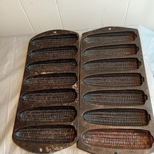 2 vintage gietijzeren mallen voor maïsbroodpannen