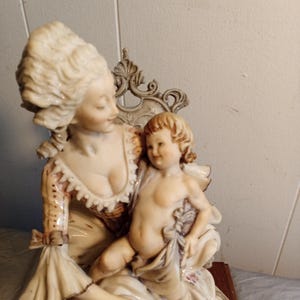 Large Giuseppe Armani Figurine Woman with Child