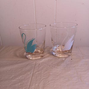 2 Swan Drinking Glasses, Rock Glasses