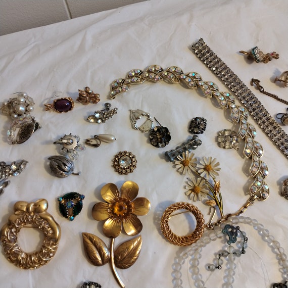 Vintage Jewelry Lot, Jewelry Making Pieces, Brooch - image 4