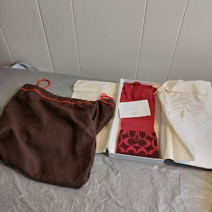 Knit Pink Coach Gloves in Box with Storage Bag
