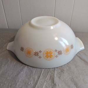 Vintage Pyrex Town & Country Mixing Bowl, Cinderella Pyrex Bowl
