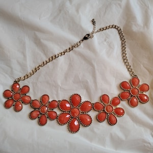 18-21&quot; Coral Orange Flower Necklace Choker, Plastic Flower Necklace