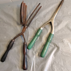 Primitive Hair Crimper & Curling Iron