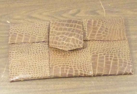 Alligator clutch best sale purse